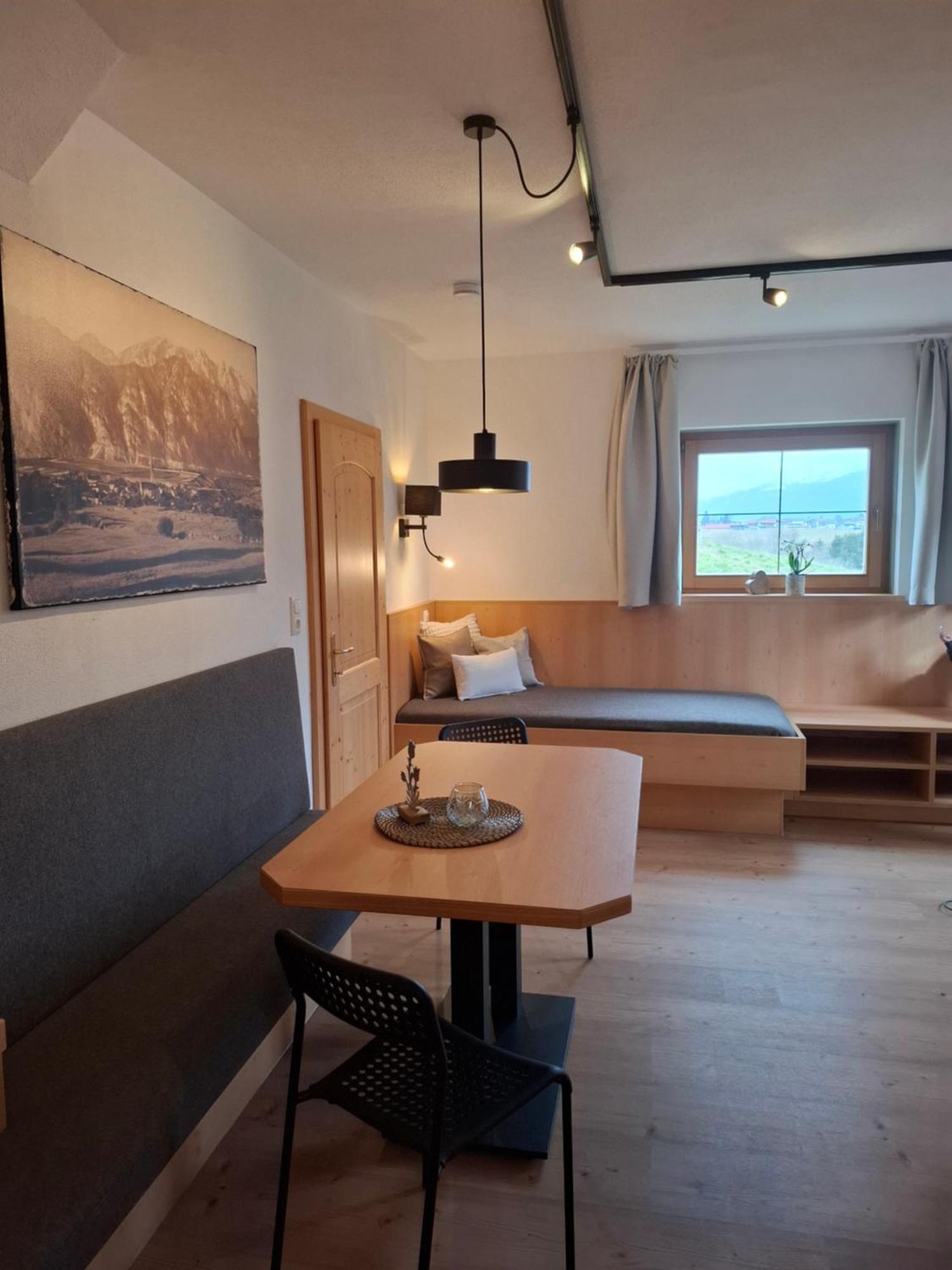 Hell Hof Apartman Innsbruck Kültér fotó